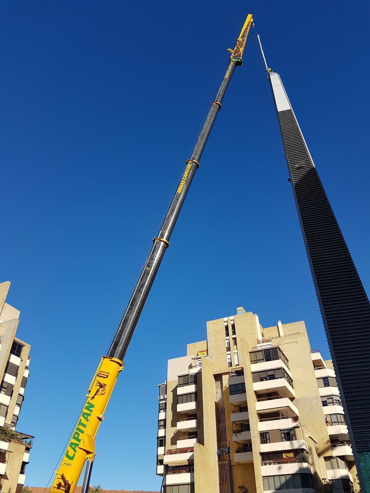 grúas en Sevilla